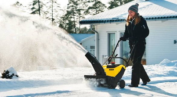 Бензиновые и электрические снегоуборщики